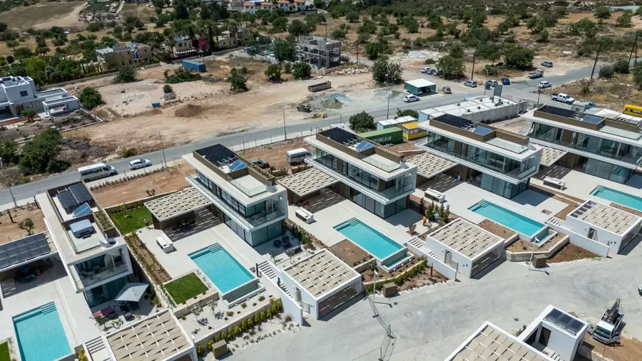 וילה בת 4 חדרים עם בריכה פרטית, פייה וקורל ביי