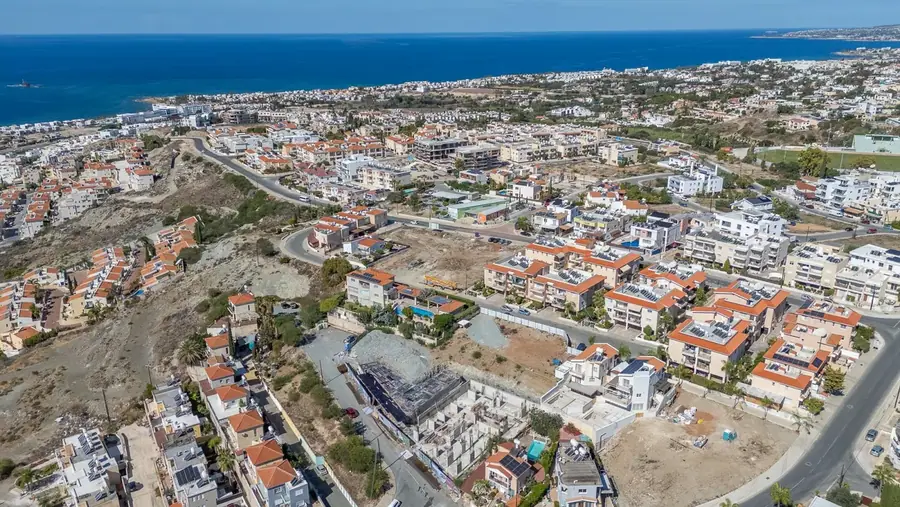 דירת 2 חדרים עם גינת גג, כלורקה